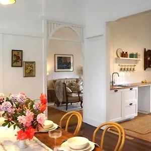 clementine-cottage.queenslandhotels.net/
